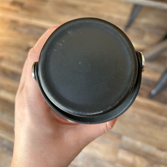 NEW, UNUSED White Hydro Flask 32oz Classic Wide-Mouth Water Bottle - Picture 8 of 8